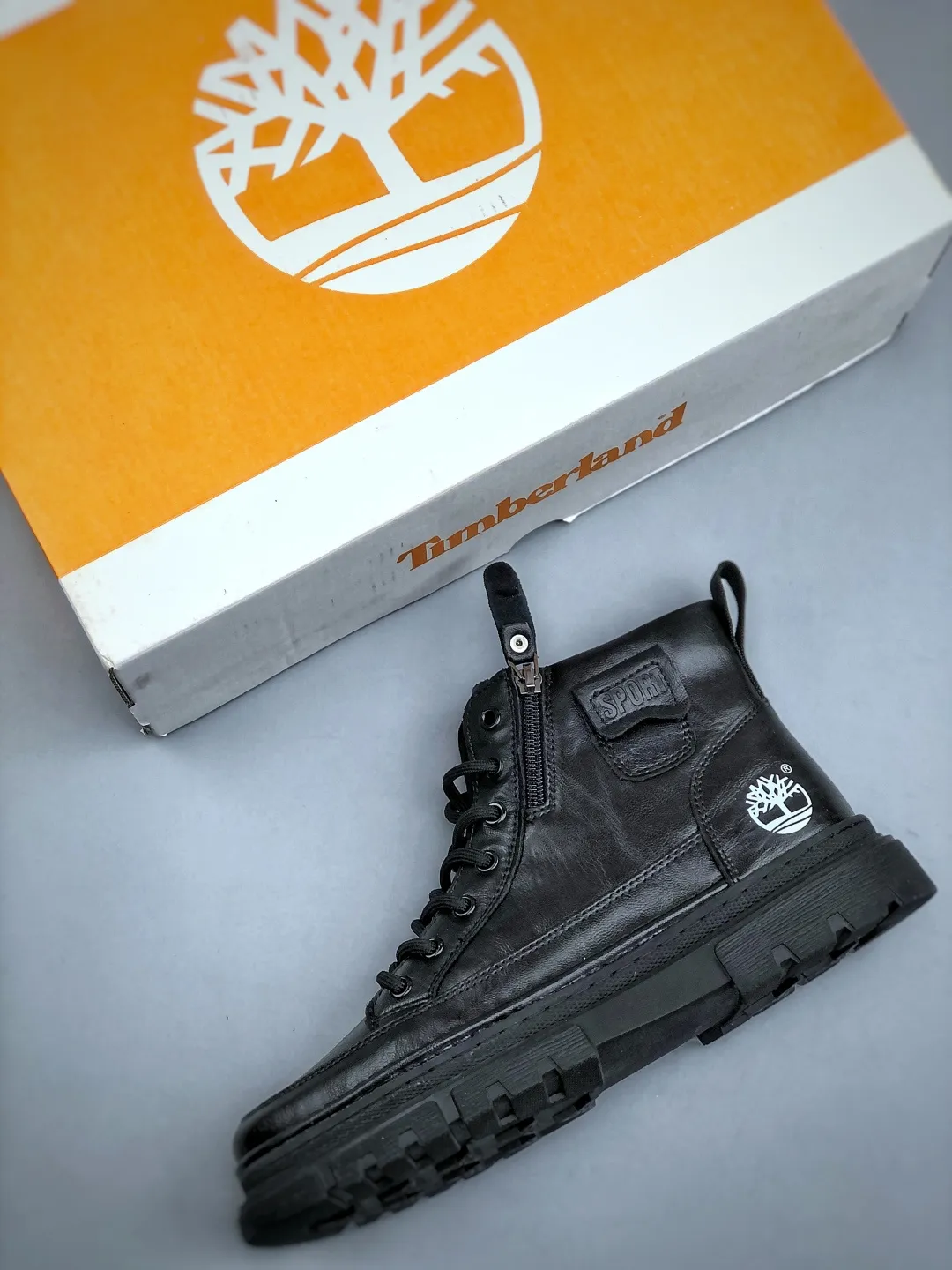 Local self-pickup💰520 Support store/Timberland Timberland classic 25ss new high-top, classic re-creation, new upgrade, Guangdong factory quality, original box and original packaging. The fabric is made of Italian top frosted cowhide, with anti-odor and anti-corrosion genuine leather latex insoles, giving you a perfect wearing experience. High-quality, durable and a must-have for sportsmen. Specially designed to treat handsome men. High-quality, first-class foot feel. Exclusive supply. Official item number: TB23066 Size: 39-44
